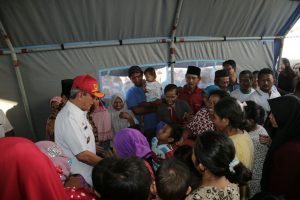 Kunjungi Korban Banjir, Didik Salurkan Bantuan Puluhan Juta