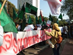 Sambangi DPRD Surabaya, Ratusan Kader HMI Gelar Aksi Solidaritas untuk Negeri