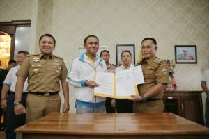 Gubernur Ridho dan Kapolda Purwadi Dampingi Kepala BNN Heru Winarko Tinjau Lokasi Bencana Tsunami