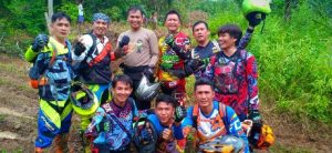 Polsek Bengkunat Nge-Trail Bareng di Pekon Pagar Bukit