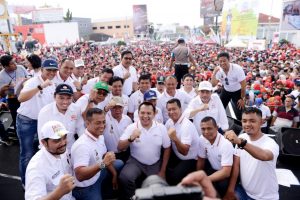 Gubernur M. Ridho Ficardo Bersama Puluhan Ribu Masyarakat Lampung Lakukan Deklarasi Safety Riding