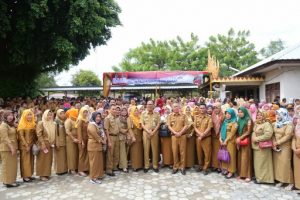 3.012 Tenaga Kontrak Pemkab Pesisir Barat Terima SK Perpanjangan
