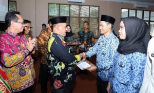 Bagikan SK CPNS dan PNS, Nanang: Kalau Ada yang Minta-minta Uang Lapor Saya