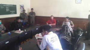 Komisi B DPRD Lamsel Terima Demonstran tentang Ilegal Logging
