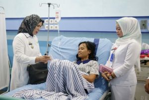 Kadis PPPA Bayana Beri Perhatian dan Motivasi pada Wanita Asal NTB yang Terlantar