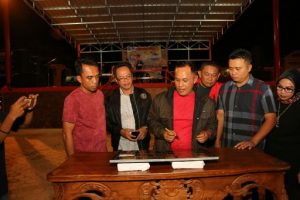 Disaksikan Ribuan Warga, Nanang Resmikan Taman Hiburan di GOR Way Handak