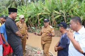 Nanang Tinjau Lokasi Terdampak Banjir dan Tanah Longsor di Bakauheni