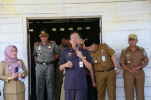 Pemkab Pesisir Barat Serahkan Bantuan Mobil Ambulan ke Pekon