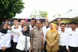 Agus Istiqlal Bagikan Ratusan SK CPNS