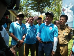 Tinjau Kompetisi Surfing di Pantai Tanjung Setia, Agus Istiqlal Titip Pesan Jaga Stamina