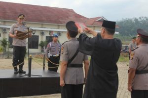 Wakapolres Kompol Handak Pimpin Sertijab Kasat Binmas Polres Pesawaran