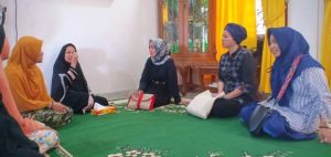 Riana Sari Arinal dan Pitka Menoza, Melayat ke Rumah Ketua KKSS Provinsi Lampung