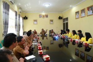 Terima Audiensi Mahasiswa UI, Berikut Pencerahan Bupati Pesisir Barat