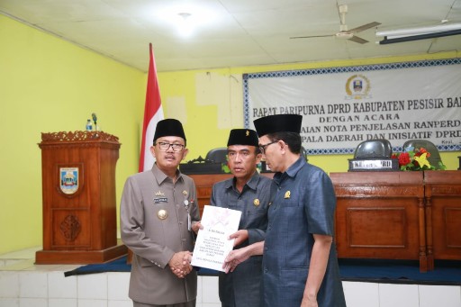 DPRD Pesibar Paripurna Persetujuan Raperda Pertanggungjawaban APBD 2018