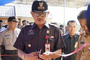 Bupati Pesisir Barat Resmikan Rumah Nelayan di Kota Jawa