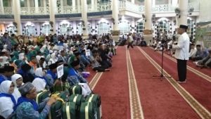 Wakil Walikota Djohan Lepas Keberangkatan Calhaj Metro Kloter 28