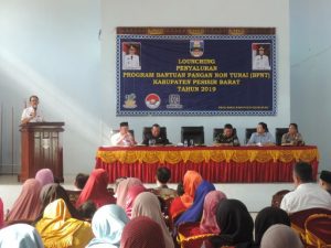 Bupati Pesisir Barat Hadiri Pemberian BPNT