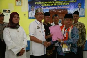 Lepas Keberangkatan Jemaah Calon Haji, Agus Istiqlal Ingatkan Jaga Kesehatan