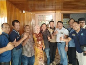 Suasana Haru Menyelimuti Acara Perpisahan Ketua DPRD Anna Morinda di Rumah Dinas
