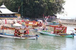 Bupati Pesisir Barat Hadiri Lomba Olahraga Air di Teluk Stabas
