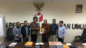 Bawaslu Pesibar Hadiri Penyerahan Laporan Akhir Hasil Pengawasan Pemilu 2019 di Bawaslu RI