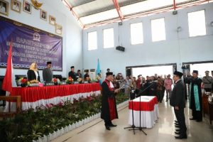 Nazrul Arief bin Madran Sobri Dilantik Jadi Ketua DPRD Pesisir Barat
