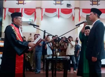 Setelah Menunggu Nyaris 3 Bulan Akhirnya Ketua DPRD Kota Metro Dilantik