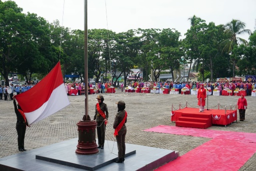 Unik, Semua Petugas Upacara Hari Ibu di Lamsel Wanita