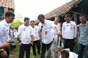 Bupati Pesisir Barat Resmikan SPAM di Tanjung Jati