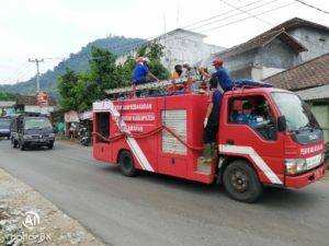 Fasilitas Umum di Kabupaten Pesawaran Disemprot Disinfektan Serempak