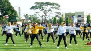Riana Sari Arinal Siap Road Show Senam Lampung Berjaya