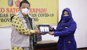 Gubernur Lampung Salurkan Bantuan 1000 Botol Handsanitizer
