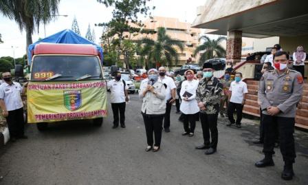 Pemprov Lampung Distribusikan Ribuan Paket Sembako untuk Masyarakat Terdampak Covid-19
