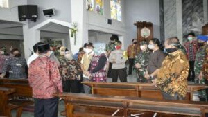 Penerapan Protokol Kesehatan, Wagub Chusnunia dan Tim Gugus Tugas Meninjau Tempat Ibadah