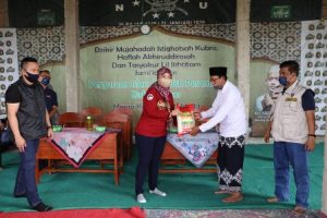 Wakil Gubernur Lampung Bersama SKIn Serahkan Bantuan di Pondok Pesantren Bahrul Ulum