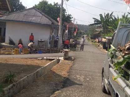 Menilik Kegiatan Rutin Jumat Bersih di Tiyuh Penumangan Tulangbawang Barat