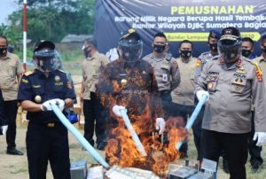 Gubernur Arinal Pimpin Langsung Pemusnahan Barang Ilegal