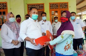 Serah Terima Kunci Hasil Bedah Rumah Swadaya Pejabat Pemkab Lampung Selatan