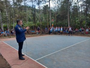 Cabup Pesawaran Nomor 2 Buka Final Turnamen Bola Voli di Lapangan Sidodadi
