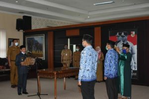 Wabup Fauzi Hasan Sumpah 3 Pejabat Administrator Tulangbawang Barat