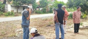 Tak Ada Plang dan Kualitas Buruk, Warga Stop Paksa Proyek Jalan di Suku V Tiyuh Penumangan Baru