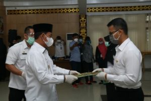 Penyerahan Petikan SK Bupati Lampung Utara tentang Pengangkatan CPNS