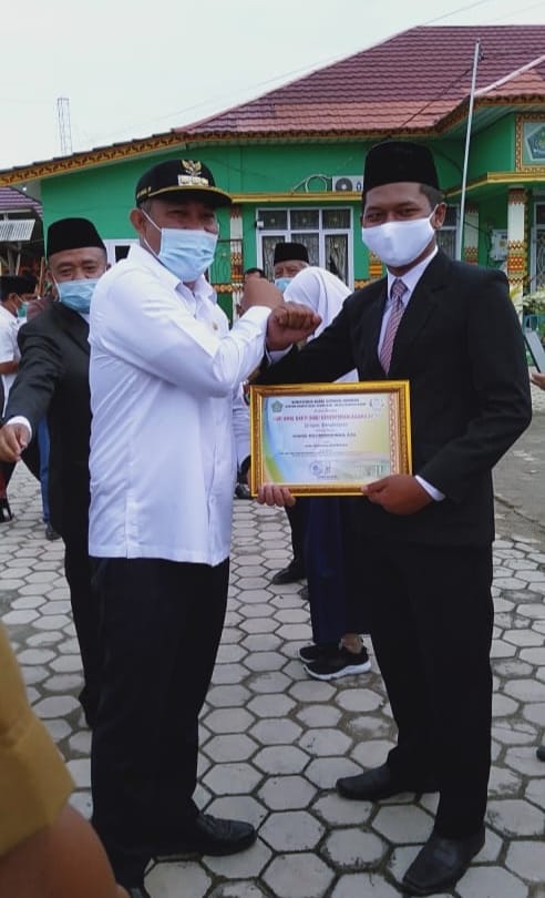 Syahid Mujiburrohman dari Ponpes Al Furqon Raih Penghargaan Guru Berprestasi