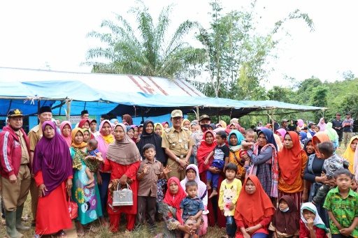 Ramah Tamah, Bupati Pesisir Barat Jawab 3 Poin Harapan Warga Proliman