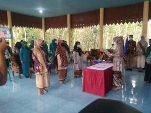 Liza Pasmah Sari Nazaruddin Lantik Ketua TP PKK Tiyuh