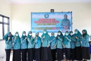 Cegah Penyebaran Covid-19, Septi Istiqlal Bagikan Masker Kain di Tiga Kecamatan