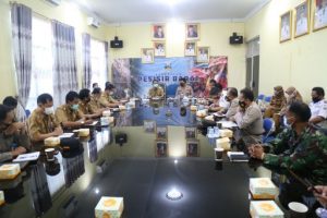 Rakor, Bupati Pesisir Barat Bahas Pembatasan Pedagang Keliling