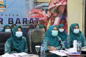 Pandemi, TP-PKK Pesibar Lakukan Rakor Lewat Video Conference