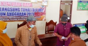 Tiyuh Mulya Kencana Salurkan BLT-DD Tahun 2021 Tahap Pertama