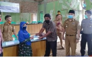 Tiyuh Tirta Kencana Salurkan BLT-DD Tahun 2021 Tahap Pertama pada 32 KPM